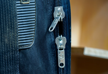 Learn to Test The Quality of The Zippers